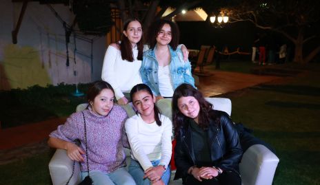  Gaby Sarquís, Aitana Pérez, Daniela Apezteguía, Alejandra Valencia y Mariana Garcia.