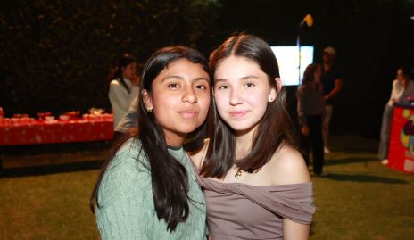  Isa Lozano y Renata Preciado.