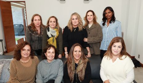  Rocío Valle, Sole Piñero, Carla Serna, Laura Cabrera, Menaka Kalupahana, Teté González, Mónica Robles, Luz María Martínez y Begoña Cuanda.
