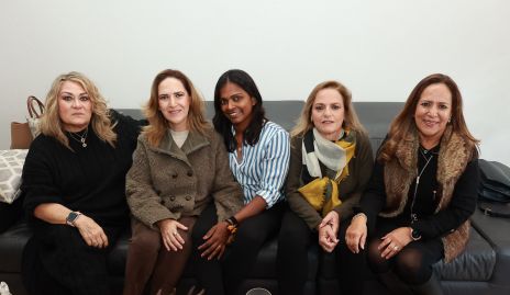  Carla Serna, Laura Cabrera, Menaka Kalupahana,  Sole Piñero y Luz María Martínez.
