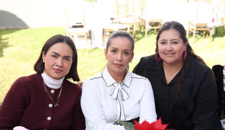  Emma Enríquez, Adriana Pinedo y Nayely González.