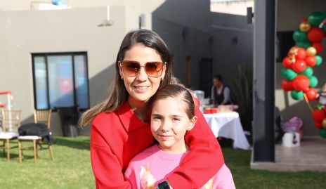  Marichuy Contreras y Alexandra Rivera.