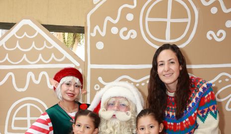  Fabiola Ponce con Julia y Maria Paula Gámez.