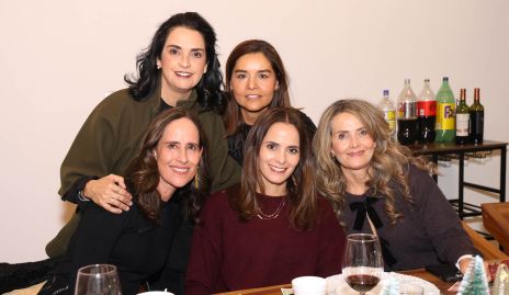  Maricel Gutiérrez, Adriana Pedroza, Lorena Torres, Gloria Medina y Karina Vita.