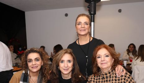  Lizette, Martha, Lilian y María Elena Abud.