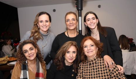  María Elena León, Lizeth, Martha, Lilian, María Elena e Irene Abud.