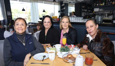  Isabel Garfías, Melissa Gómez, Ivonne Casarín y Marcela Suárez.