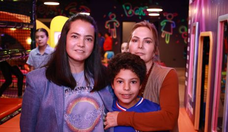  Mariana Meade, Miguel Martínez y  Verónica Vega.