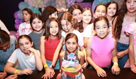  Annia Martínez Meade.