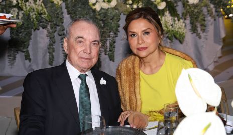  Abelardo Uría y Koky Medina, papás de la novia.