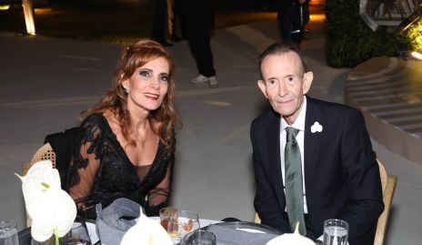  Fabiola Tirado y José Martín Alba, papás del novio.