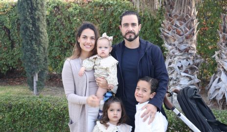  Marcela Díaz Infante y José Luis Villaseñor con sus hijos Rafaela, Carlota y José María.