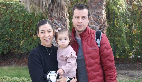  Adriana González, Alejandra González y Fernando González.