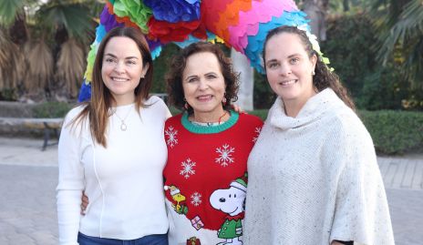  Alicia Dávila con sus hijas Ali y Andrea Díaz Infante.