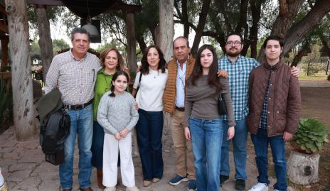  Carlos Malo, María de Jesús Véliz, Lucía Martínez, Natalia Camargo, Leo Martínez, Juliana Martínez, Leo Martínez y Rodrigo Martínez.