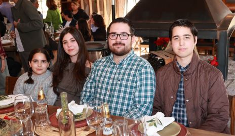  Lucia, Juliana, Leo y Rodrigo Martínez.