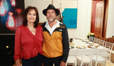  Conchita Ramírez Diez Gutiérrez y Ricardo Ortiz.