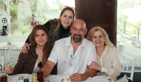  Beatriz Calanda, Silvia Calanda, Raul Cantú y Beatriz Diez Gutiérrez.