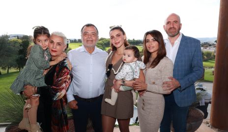  Constanza López, Dolores Almaguer, Eduardo Diez Gutiérrez, Daniela Diez, Gabriel López, Gabriela Diez e Isidro López.