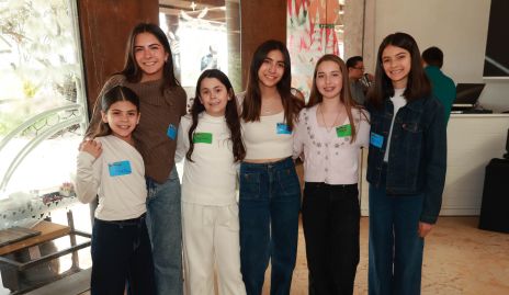  Ana Paula Gómez, Patricia Gómez,  Eugenia Rodríguez, Marissa Gómez, Malena González y María Eva Gómez.