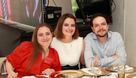  Monse, Lourdes y Sebastián.