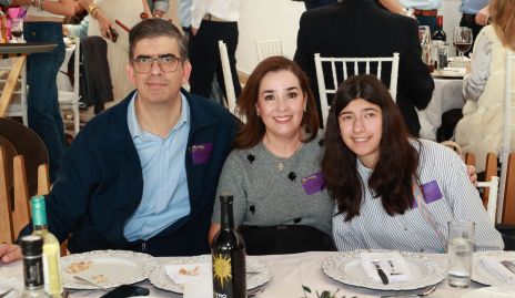  Javier, Lizette y Mariana.