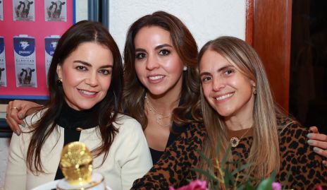  Estefanía Zaldívar, Fernanda Castillo y Paloma Espinosa.