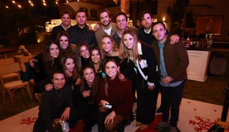  Ale Alessi con Alejandro, Roberto, Eduardo, Gerardo Alfredo, Diego González, Ximena, Kiara, Úrsula Werge, Regina Hinojosa, Ana Victoria de la Rosa, María Emilia Torres y Paula Gómez.