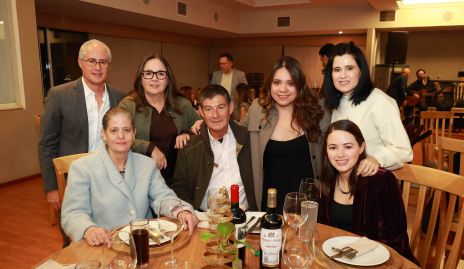  Jorge Aldrett, Claudia Álvarez, María Pizzuto, Enrique Martens, Sandra Domínguez, Martha Aldrett y Marisol Aldrett.
