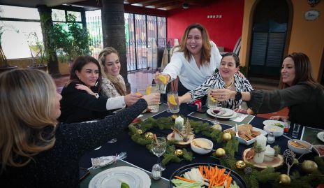  Ale López, Pilo Gonzáles, Luima de la Torre, Daniela Vidal, Gaby Gómez, Vero Alvarado, y Pala Félix.