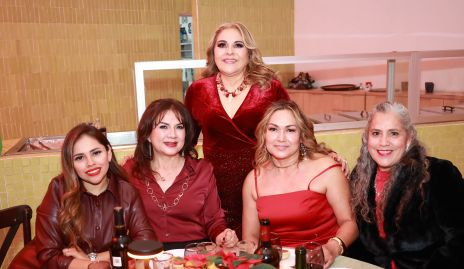  Leticia Longoria con Karla Melo, Maricarmen Rendón, Tete Loredo y Magdalena Salas.