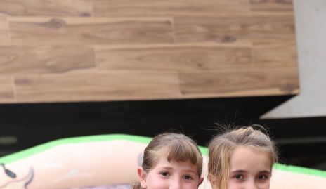  Nicole Berrones y Elena Reverte.