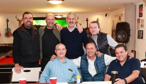  Chabelo Gómez, Renato Valle, Antonio Madrigal, Mauricio Valle, Salvador Maza, Juan Carlos Valle y José Luis Valle.