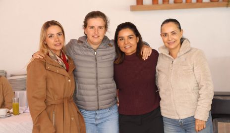 Fernanda de la Vara, Sofía Torres, Lorena Torres y Karla Ruiz.