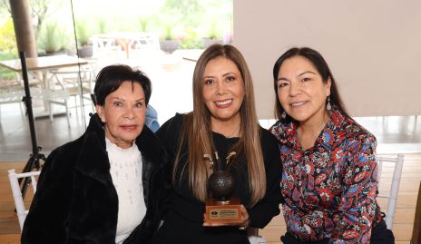  Leticia Narro, Vero Robledo y Diana Portales.