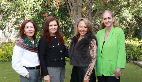  Mirna Bustillos, Rocío Dávila, Alma Durón y Ana Villalobos. Mesa Directiva del Club de Jardinería Magnolia.