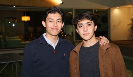  Alonso Canales y Memo Domínguez.