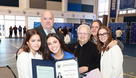  Familia Raitarski, Ximena, Salomón, Alejandra, Hilda, Deborah y Katia.