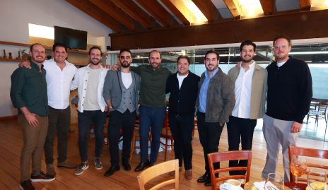  Octavio Aguillón, Antonio Morales, Rodrigo Valle, Frankie Guitiérrez, Manuel Boelsterly, Raymundo Blanco, Gerardo Chevaile, José Benavente y Rodrigo Ruíz.
