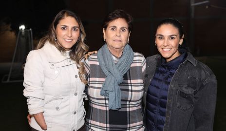  Fernanda Valdés, Gabriela Borbolla y Gabriela Valdés.