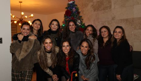 Paloma González, Valeria González, Beatriz Hernández, Pupi Torrescano, Chilis Botello, Ana Tere Acebo, Karla Rocha, Giselle Stahl, May Chávez, Gloria Leal.