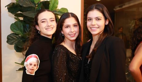  Montse Estrada, Ana Cris Almazán y Natalia Loredo.
