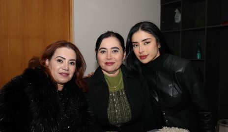  Valeria Tere y Fátima.