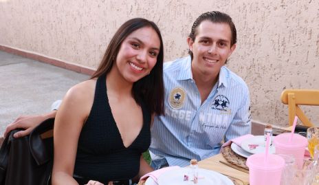  Linda Cerino y Mau Tinajero.