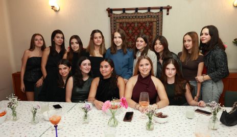  Jimena Navarro, Romina Villaseñor, Melina Kury, Valentina Fernández, Marina Rubín, Manuela Zambrano, Paulina Acebo, Ana Sofi García, Marce García, Danna Manzur, Ximena Ledezma, Montse Zavala, Michelle Heinza e Inés Rivera.