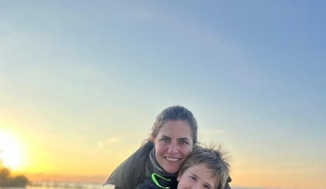  Danitza Lozano con su hijo Daniel Zollino.