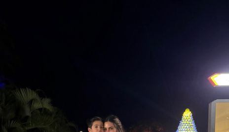  Bárbara Berrones con su hijo José Miguel.