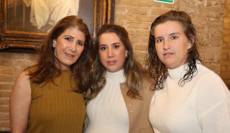  Mónica Hernández, Mónica Torres y Sofi Torres.