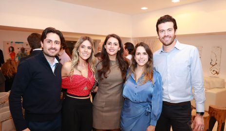  Adrián Naya, Joselyn Córdova, Victoria Álvarez, Paulina Aguirre y Roberto Lozano.