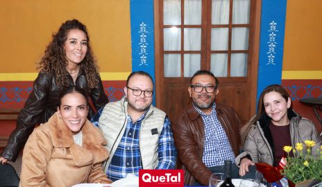  Berenice Castillero, Daniela Barrero, Jesús Arriaga, Francisco Flores y Cecilia Castillo.